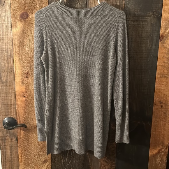 Cashmere sweater with unique double collar - Picture 2 of 11